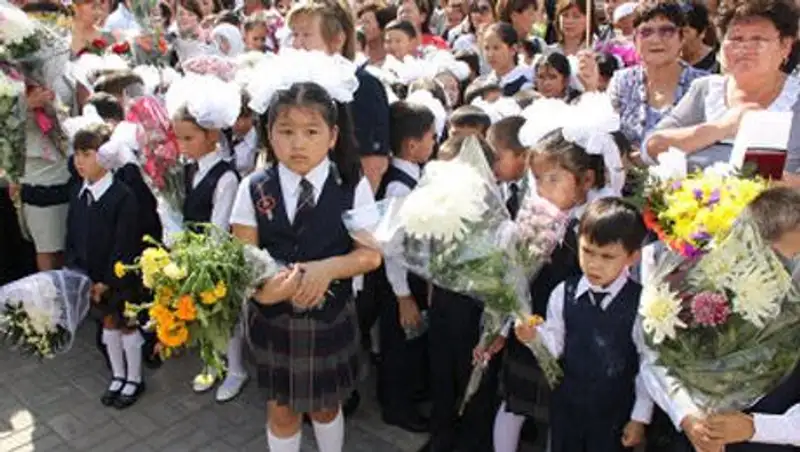 В школе карагандинского Чапаево вместо первого звонка прозвенел последний