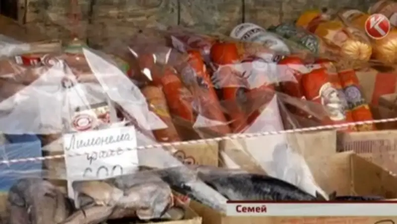 В Семее покупатели встали на защиту уличных торговцев