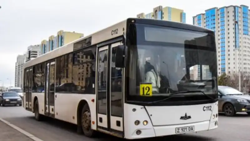 В Астане автобус сбил насмерть пожилого мужчину