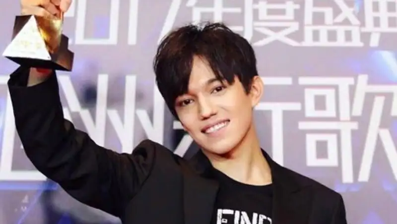 Легендарный голливудский продюсер пригласил Димаша Кудайбергенова к себе