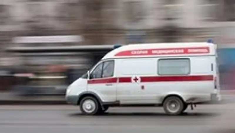 В Караганде школьницу зажало между двумя автомобилями