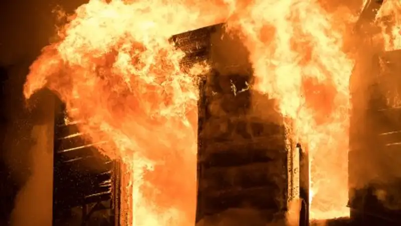 В Павлодаре женщина и двое детей погибли в пожаре