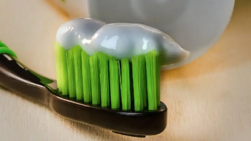 Какие зубные пасты могут быть опасны для здоровья