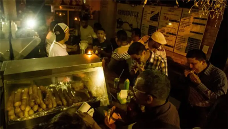 Несколько городов Венесуэлы, включая столицу, остались без электричества