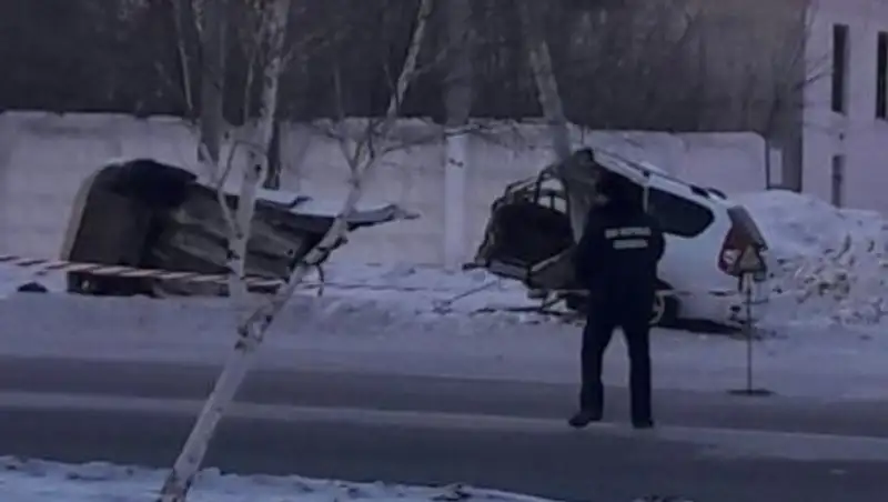 В Кокшетау в аварии машину разорвало пополам