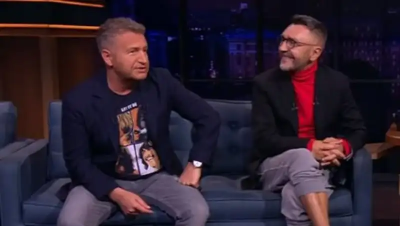 Шнуров и Агутин выступили с премьерой песни "Какая-то фигня"