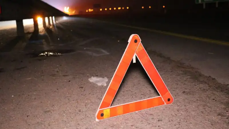 ДТП двух большегрузов в Алматинской области: погиб водитель