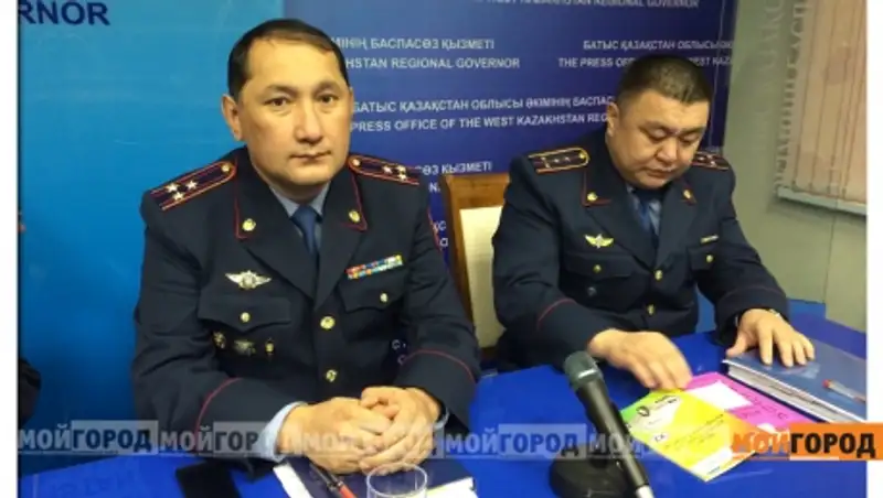 Полицейским в ЗКО выдали алкотестеры и видеожетоны