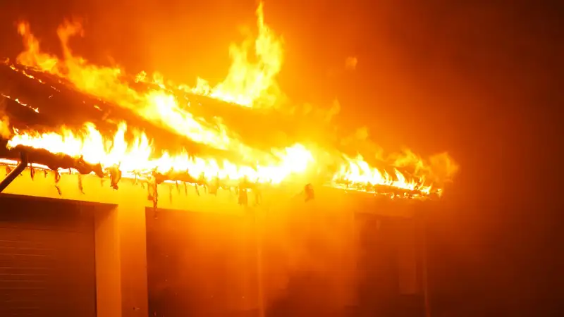 Тело мужчины нашли в сгоревшем гараже в Актобе