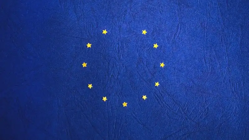 Еврокомиссар анонсировала жесткие визовые ограничения для россиян