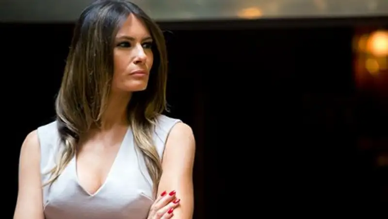 Меланья Трамп отказалась взять мужа за руку во время визита в Израиль