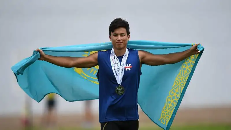 Казахстанец стал двукратным чемпионом США по гребле