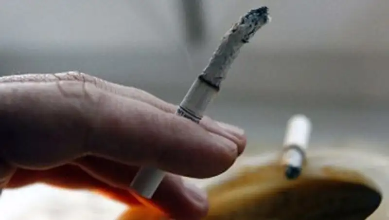 Мужчина арестован за брошенный окурок перед зданием сельского акимата 