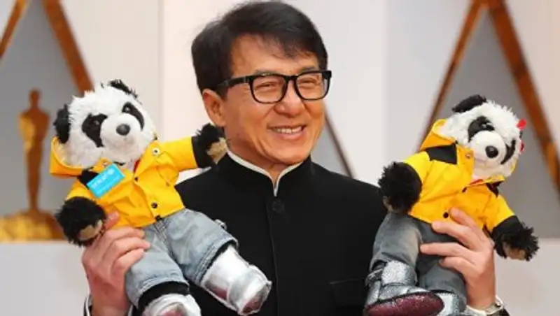 Джеки Чан пришел на "Оскар" с игрушками