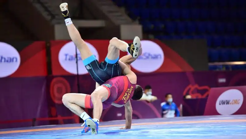 Акбар Курбанов заработал четвертую медаль для казахстанских борцов-вольников