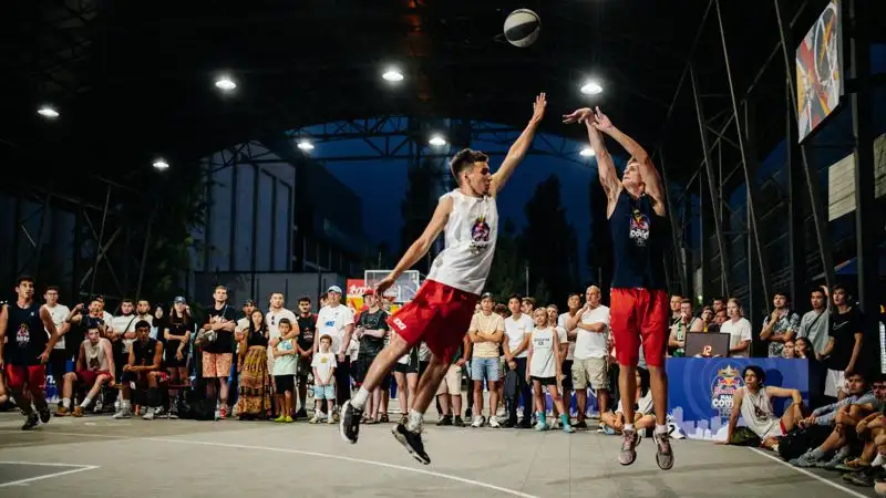 В Казахстане стартовали отборочные игры международного турнира по стритболу Red Bull Half Court