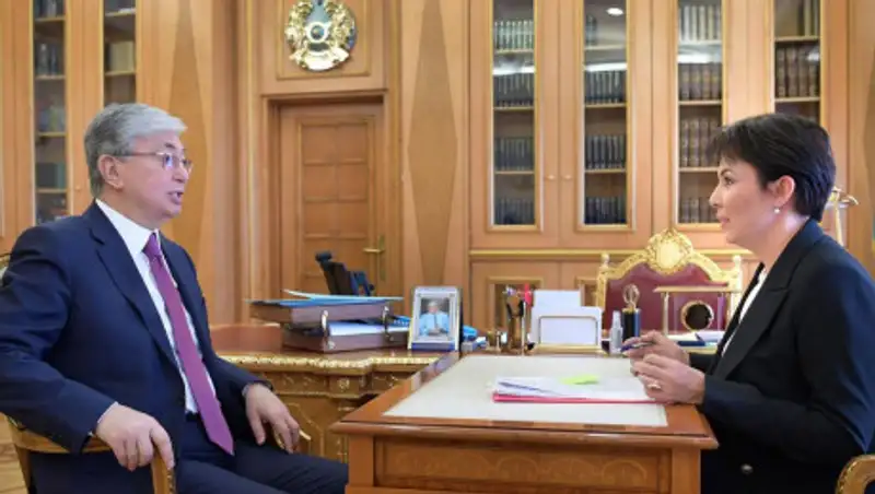 Токаев обсудил с Аружан Саин особенных детей