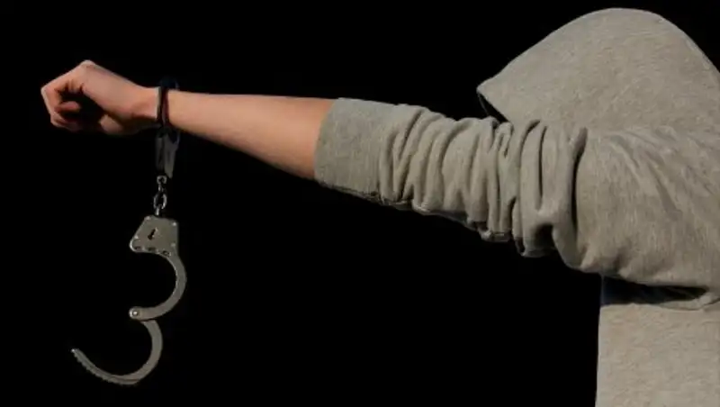 Полиция Астаны задержала группу наркодилеров