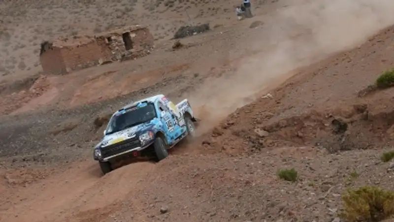 Четвертый этап «Дакара» испытывает гонщиков на прочность
