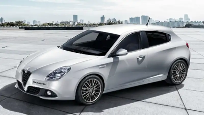 Компания Alfa Romeo показала обновленный хэтчбек Giulietta