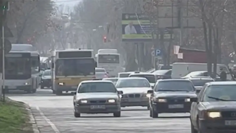 В Шымкенте чиновники судятся с пассажироперевозчиками за городские маршруты