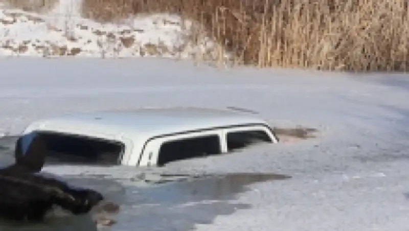 В Кызылординской области ушла под лёд машина с пассажирами