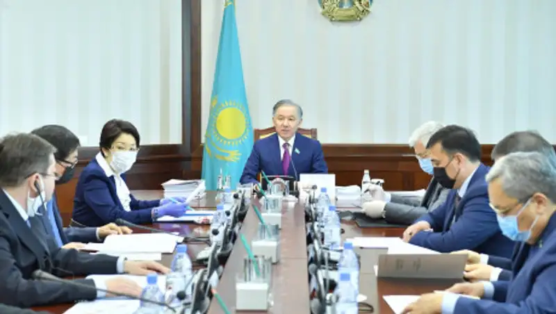 Нигматулин провел заседание Бюро Мажилиса