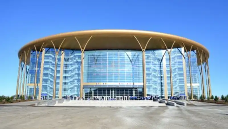 Н.Назарбаев посетил Олимпийский центр водных видов спорта