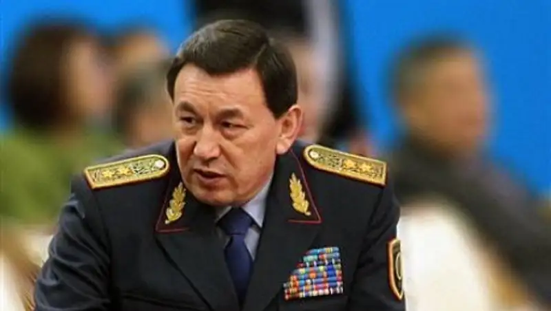 Глава МВД пообещал помочь гражданке Конго, родившей от казахстанца