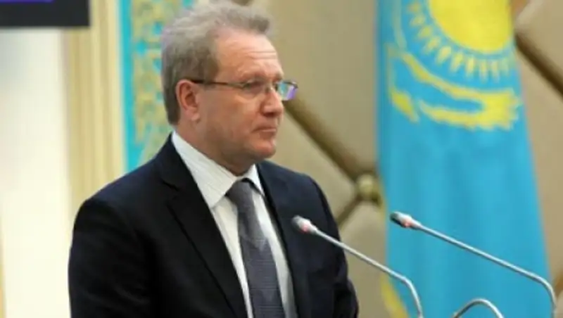 Запрет на вывоз золотосодержащего сырья продлит Казахстан до конца 2015г - Рау