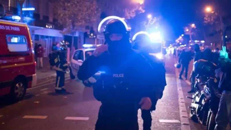 Сеул и Киев рекомендовали гражданам воздержаться от поездок в Париж