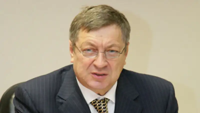 К вопросу снятия госрегулирования цен на бензин АИ-80 Правительство РК вернется в ноябре - В. Школьник, фото - Новости Zakon.kz от 07.10.2015 18:06