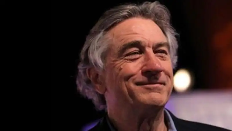 Роберт де Ниро назвал США "страдающими от временного безумия"