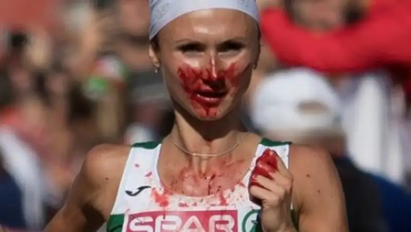 Бегунья истекла кровью и выиграла марафон на чемпионате Европы