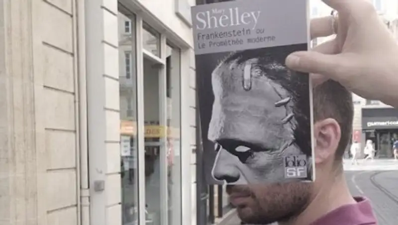 Фотопроект Book Face: мозаика из людей и книг 