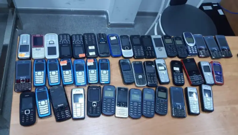 Свыше 100 килограммов китайских лекарств и б/у телефоны пытались незаконно ввезти в Казахстан