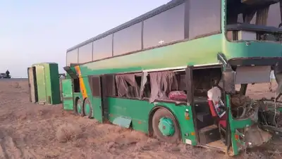 В ДТП с автобусом на трассе Самара-Шымкент погибли пять человек, фото - Новости Zakon.kz от 03.10.2022 12:44