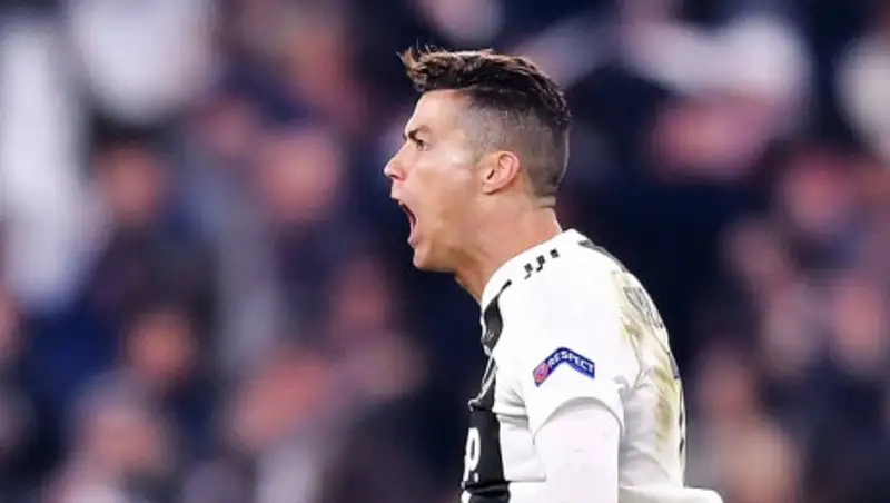 Хет-трик Роналду вывел "Ювентус" в четвертьфинал Лиги чемпионов