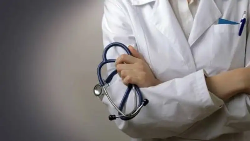 С начала пандемии в Казахстане от коронавируса скончались 182 медработника