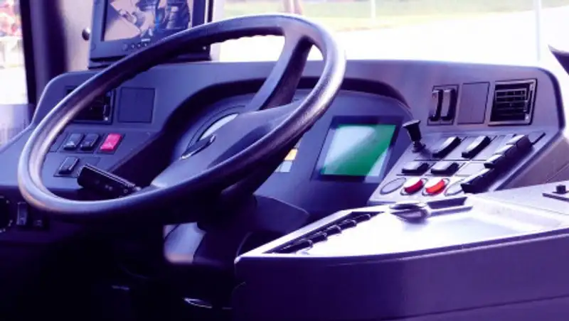 Легшего под автобус алматинца доставили в наркодиспансер