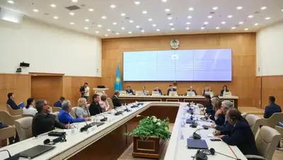 Встреча с международными наблюдателями, фото - Новости Zakon.kz от 05.06.2022 06:31