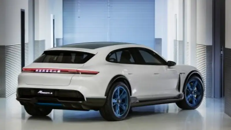 В Женеве показали кросс-универсал Porsche Mission E Cross Turismo