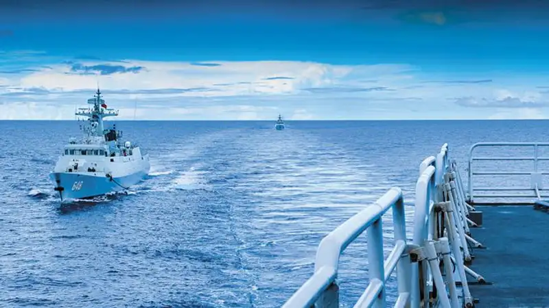 Китайские ВМС провели учения со стрельбами около Тайваня