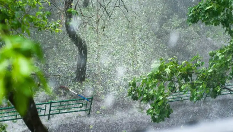 В Нур-Султане и ряде областей ожидаются град и сильный ветер