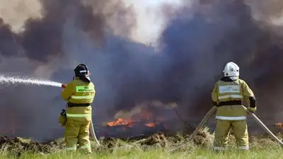 Qazaq Oil выделил 50 млн тенге в помощь пострадавшим от пожара в Абайской области, фото - Новости Zakon.kz от 15.06.2023 11:33