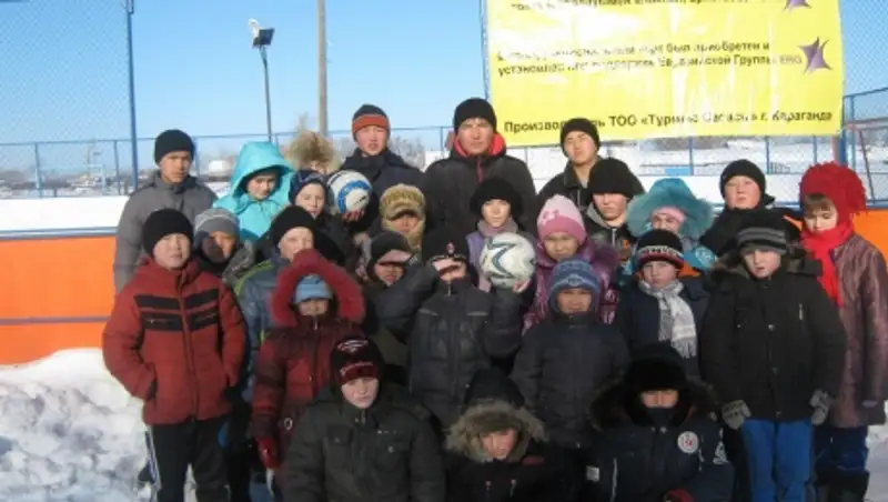 Жители Карагандинской области получили в подарок ко Дню Независимости теннисные корты