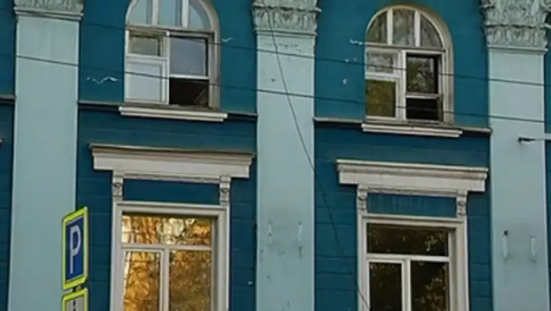 Историческое здание в Алматы начали разбирать