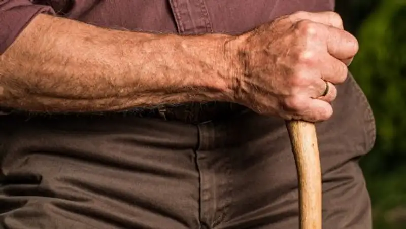 Житель Уральска увлекся рок-н-роллом в 75 лет