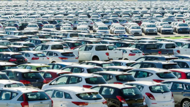 Владельцев авто с иностранными номерами ищут по страховке