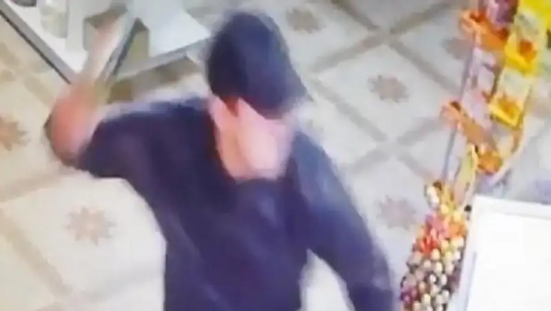 Задержан подозреваемый в ограблении магазина в Шымкенте